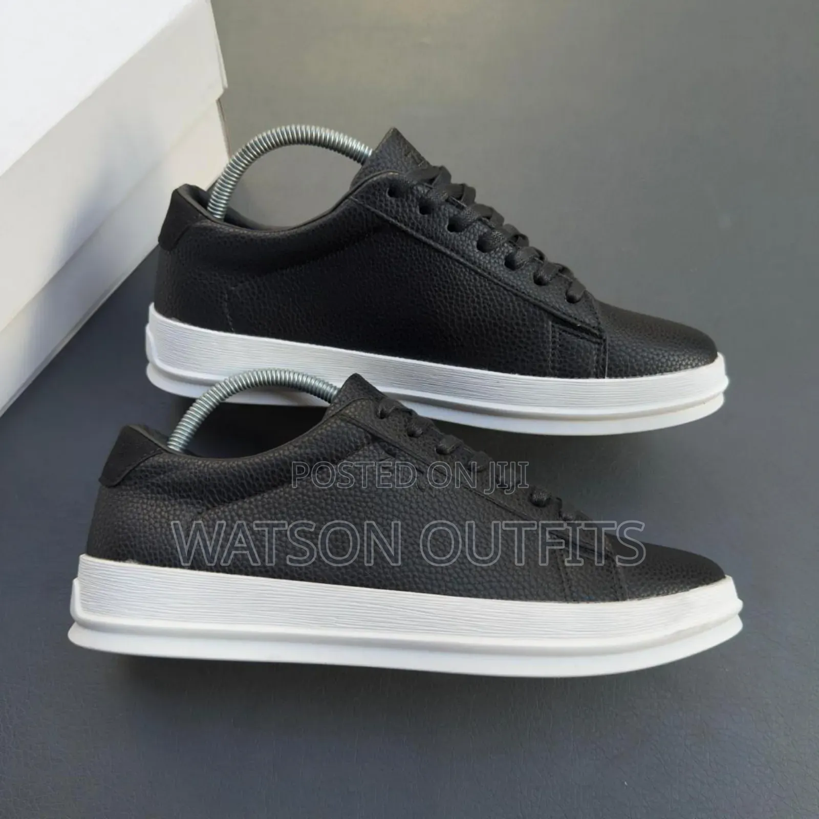 Viatu Smoothly Worn