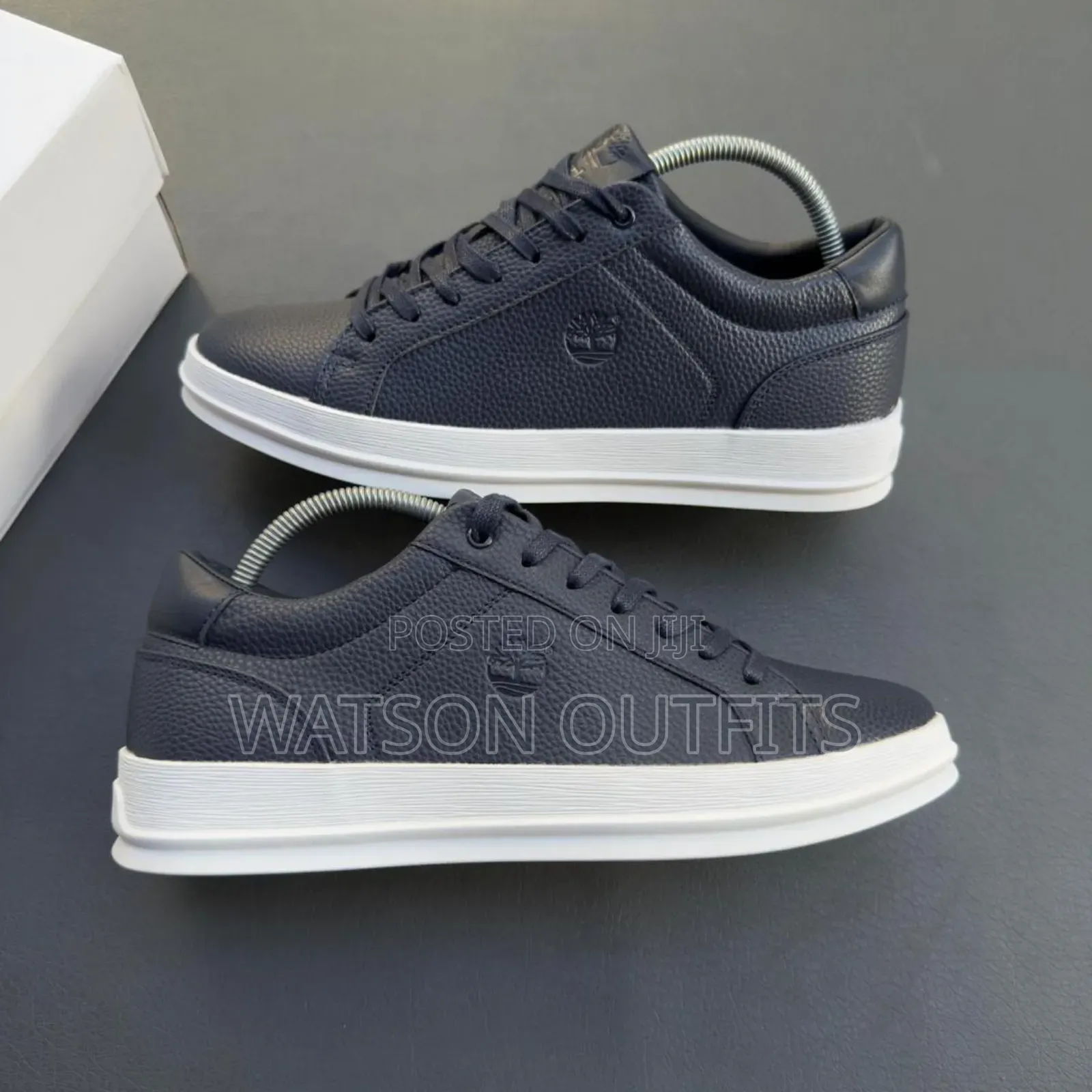 Viatu Smoothly Worn