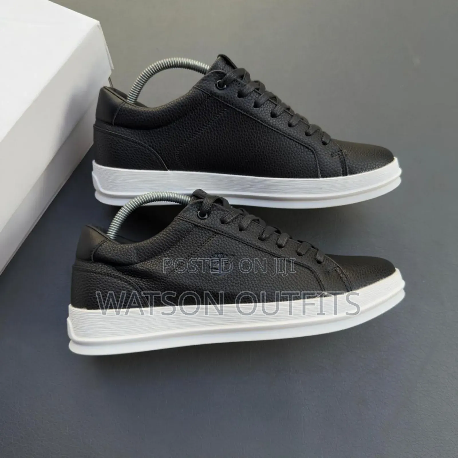Viatu Smoothly Worn