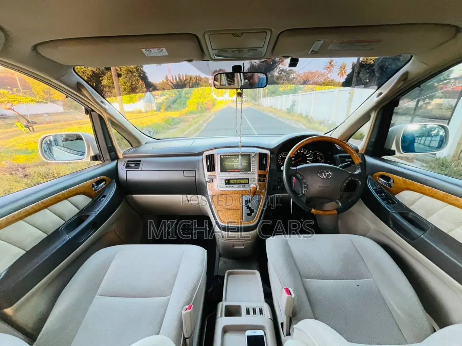 Toyota Alphard 3.0 Petrol AWD 2005 White