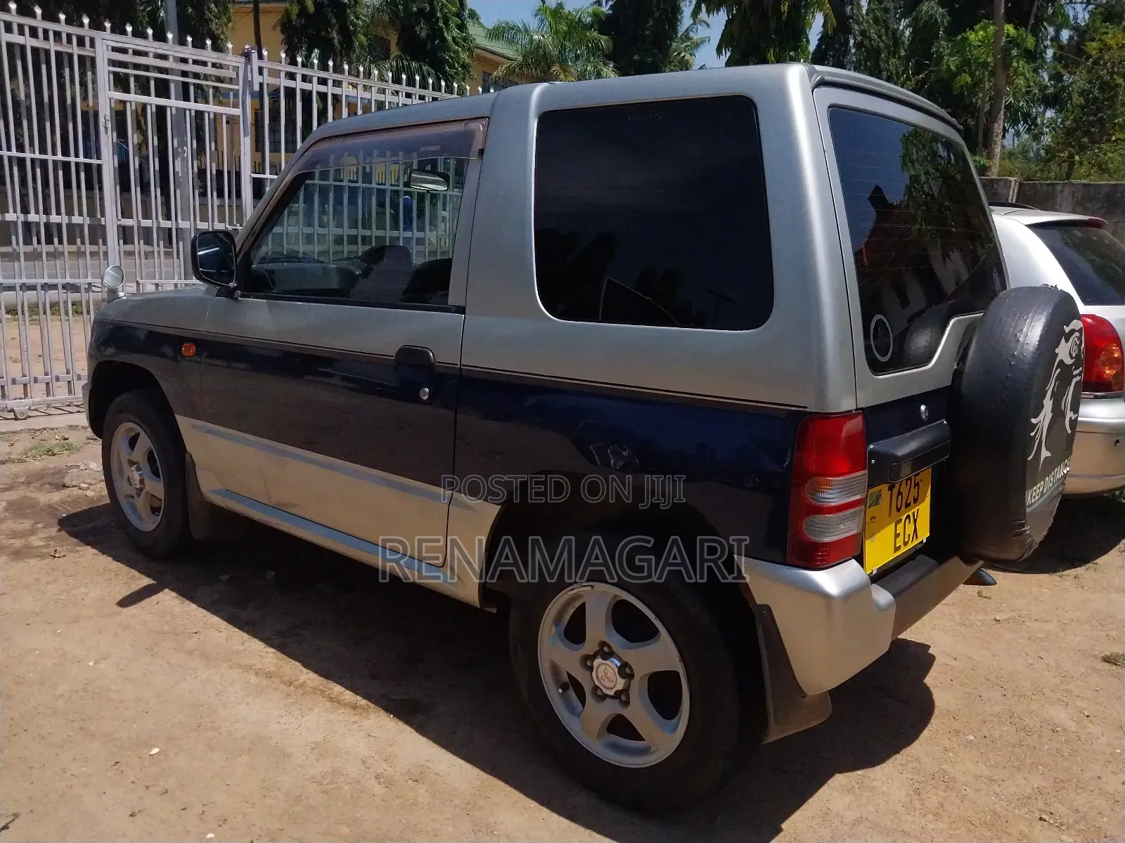 Mitsubishi Pajero Junior 1998 Silver