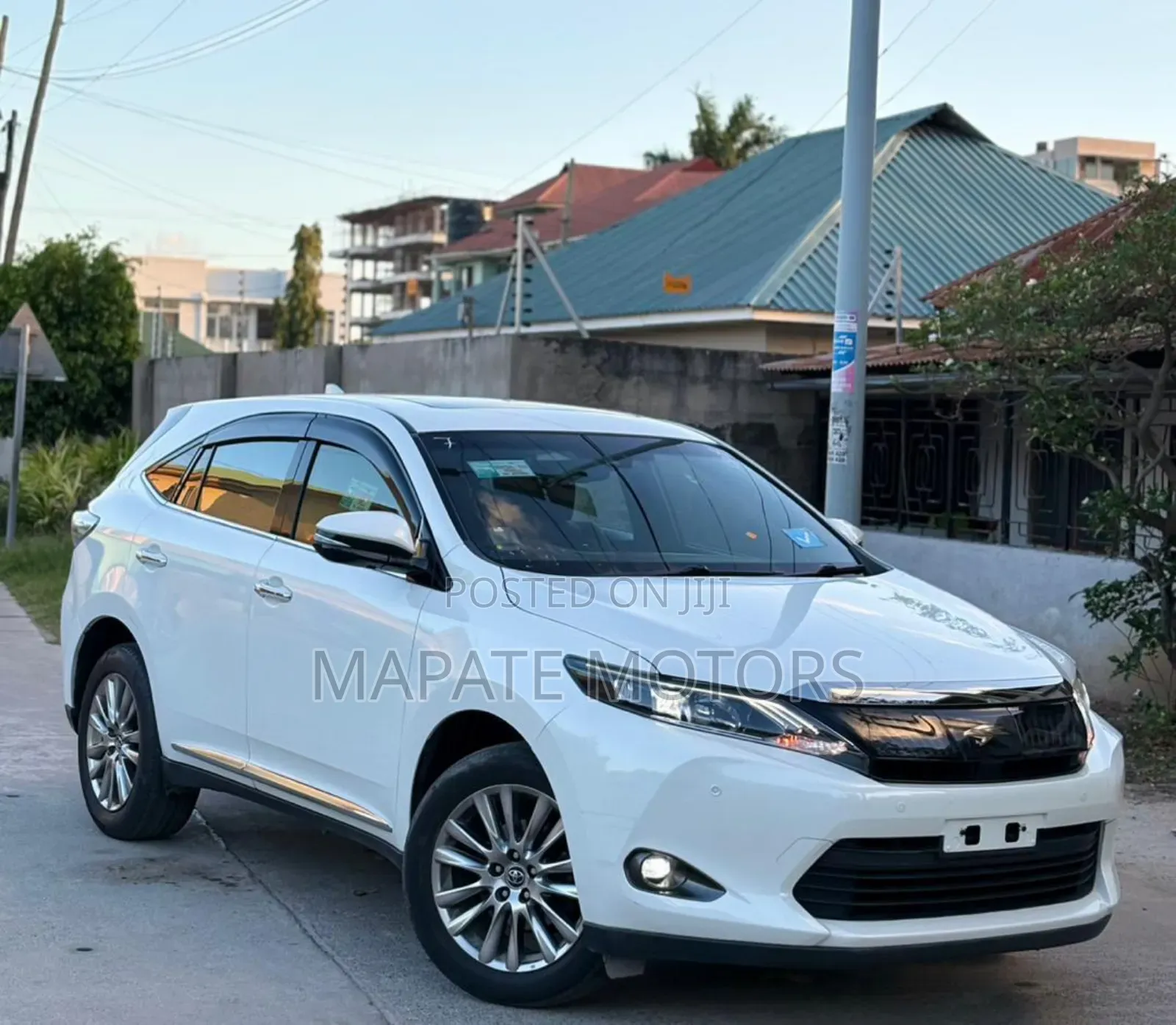 Toyota Harrier 2.0 2015 White