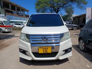 Honda Stepwgn 2010 White