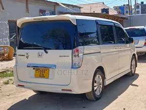 Honda Stepwgn 2010 White