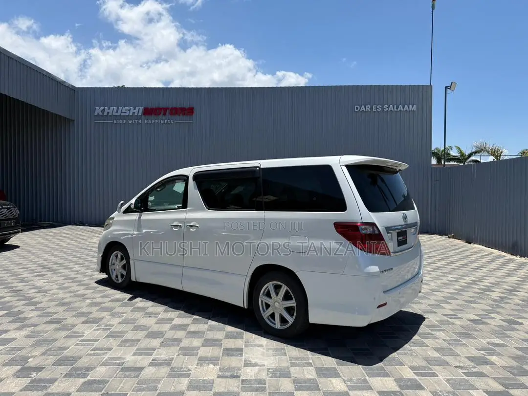 Toyota Alphard 2.4 Petrol FWD 2008 White