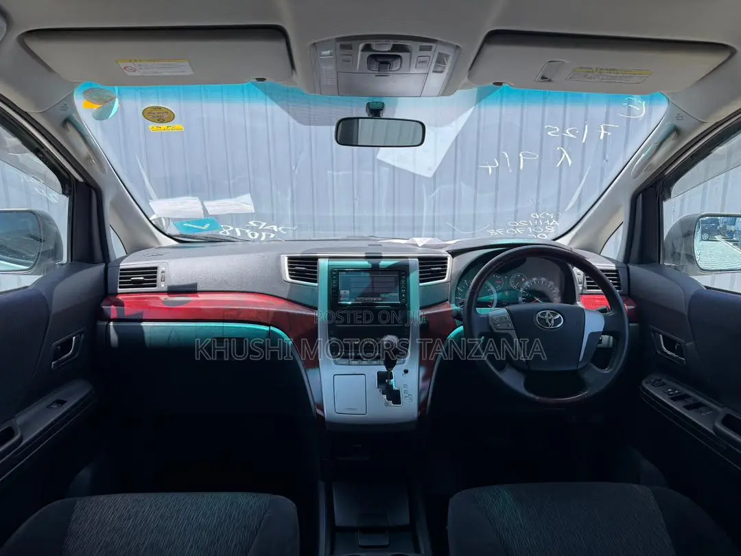 Toyota Alphard 2.4 Petrol FWD 2008 White