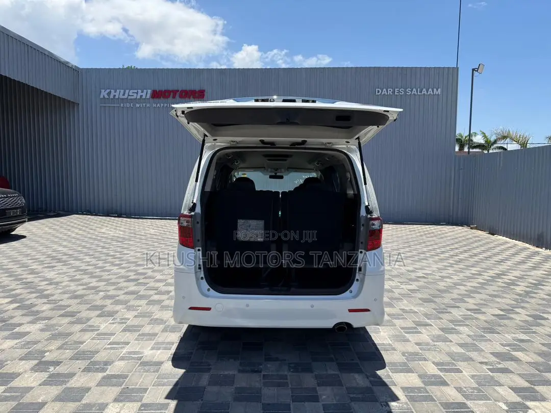 Toyota Alphard 2.4 Petrol FWD 2008 White