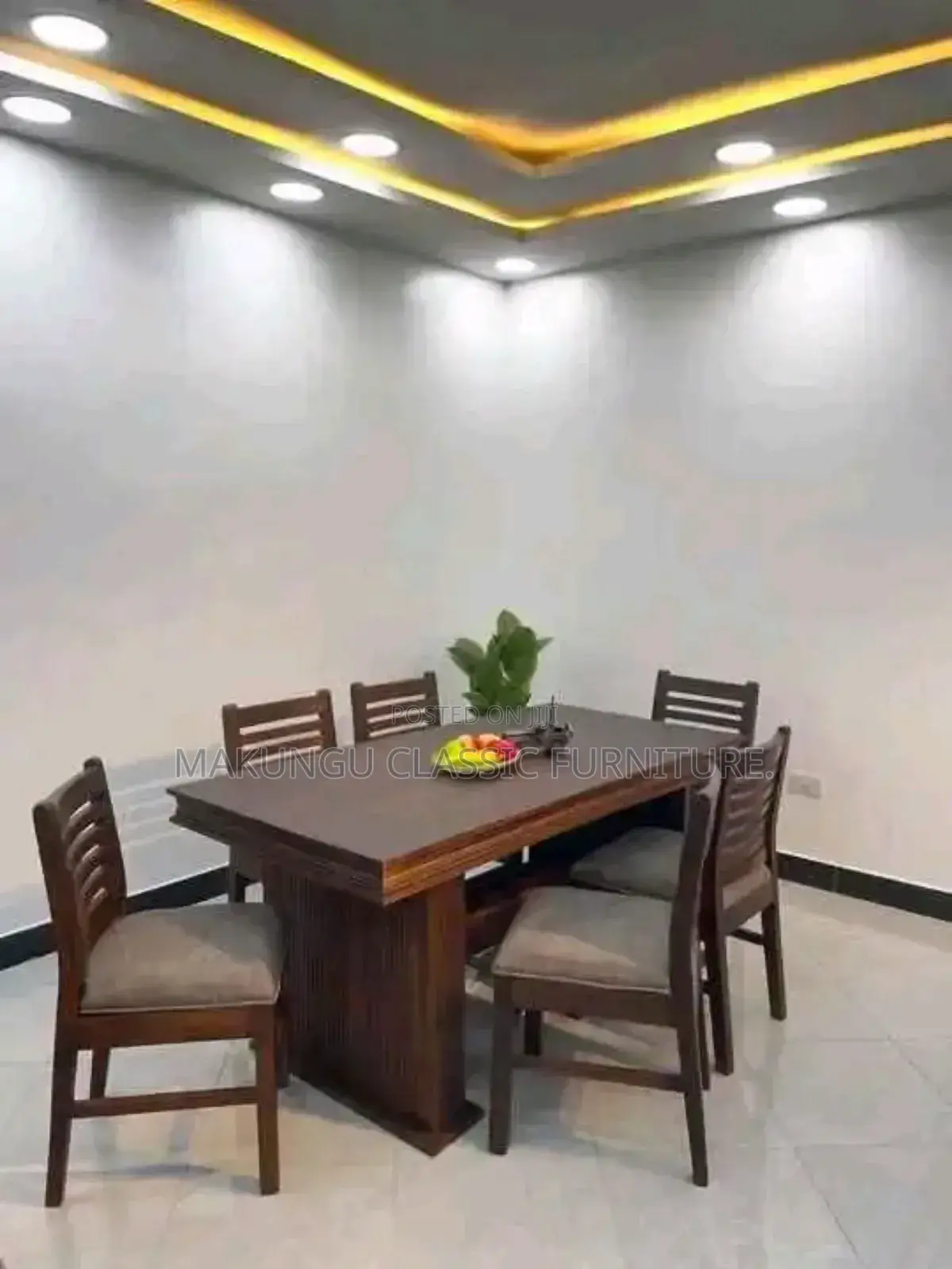 Dinning Table Sets Yenye Viti Sita