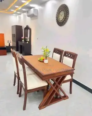 Dinning Table Sets Yenye Viti Sita
