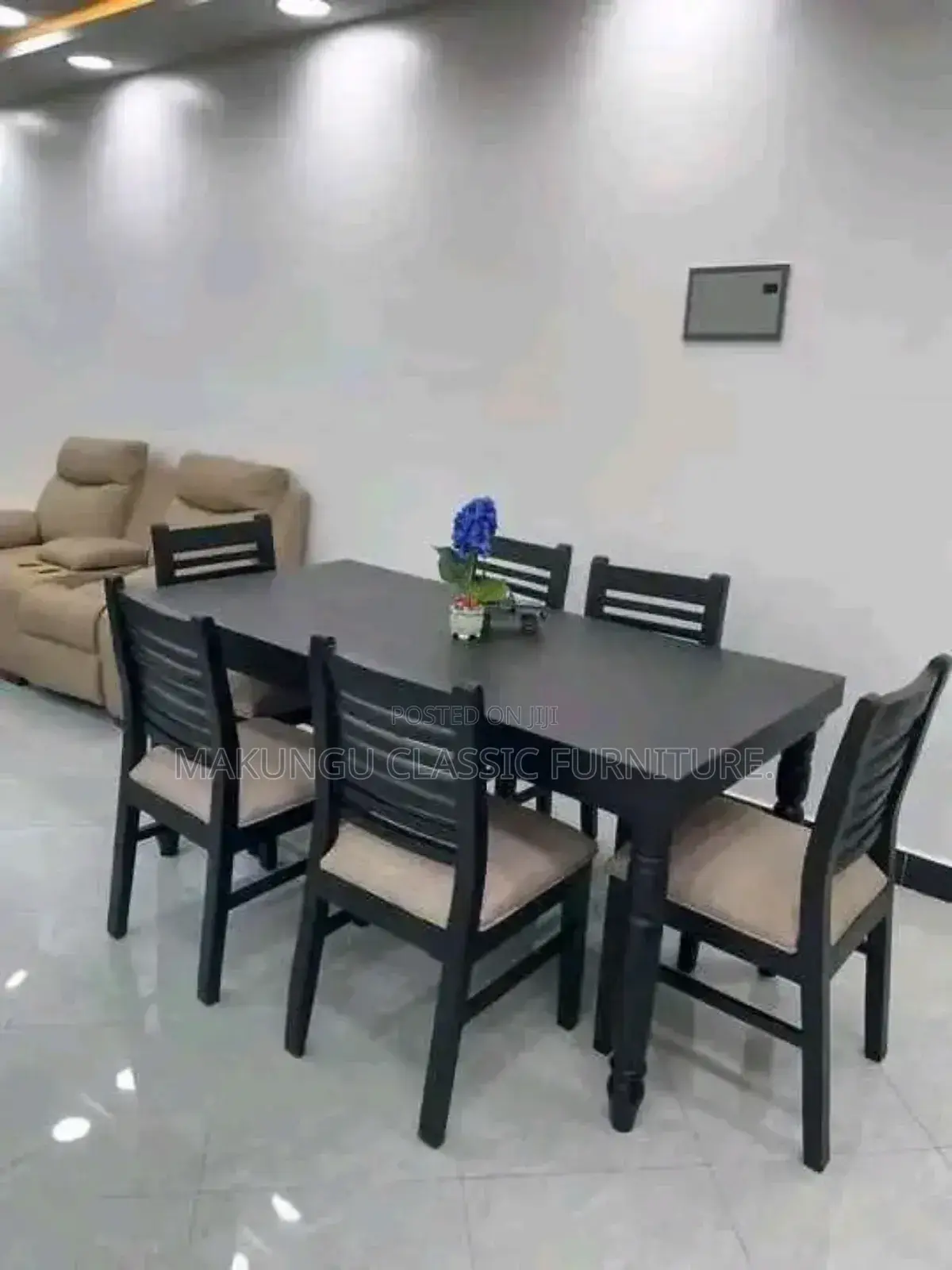 Dinning Table Sets Yenye Viti Sita
