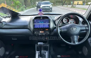 Toyota RAV4 2005 White