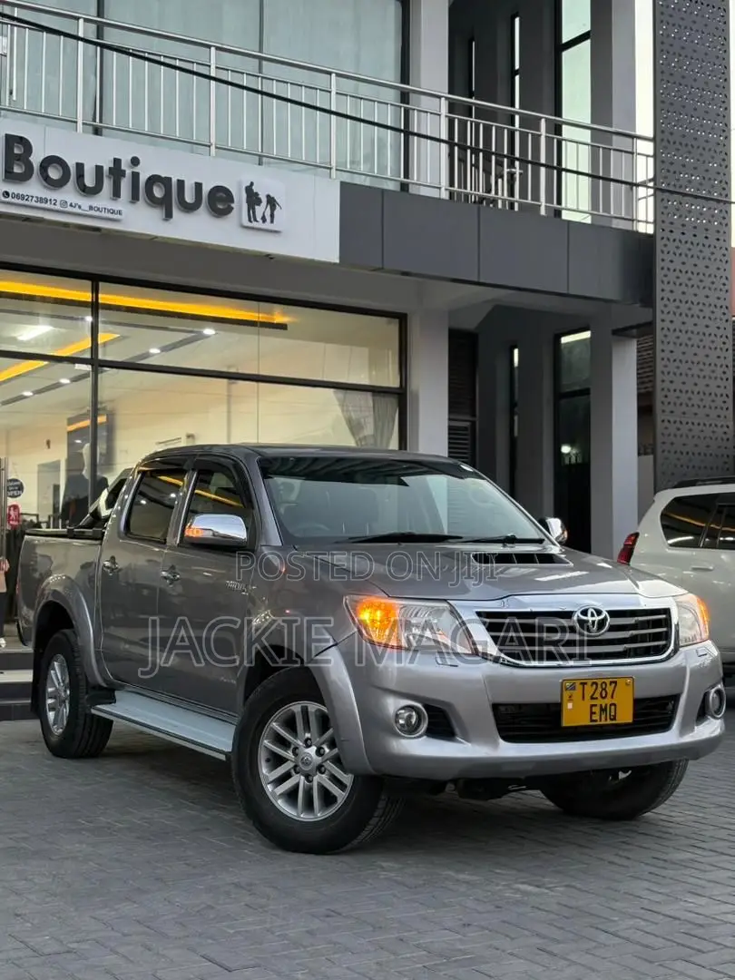 Toyota Hilux 2015 Silver