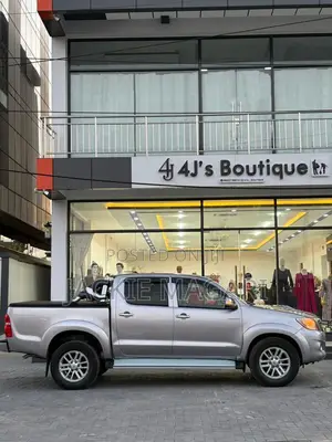 Toyota Hilux 2015 Silver