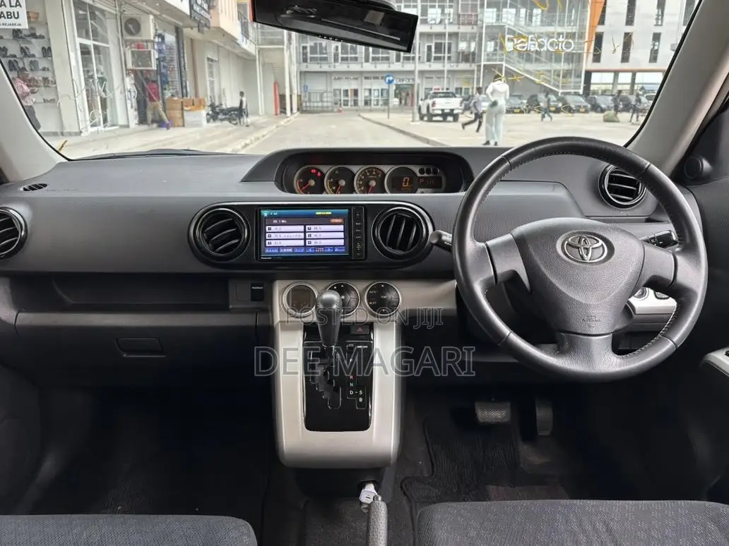 Toyota Corolla Rumion 2008 Black