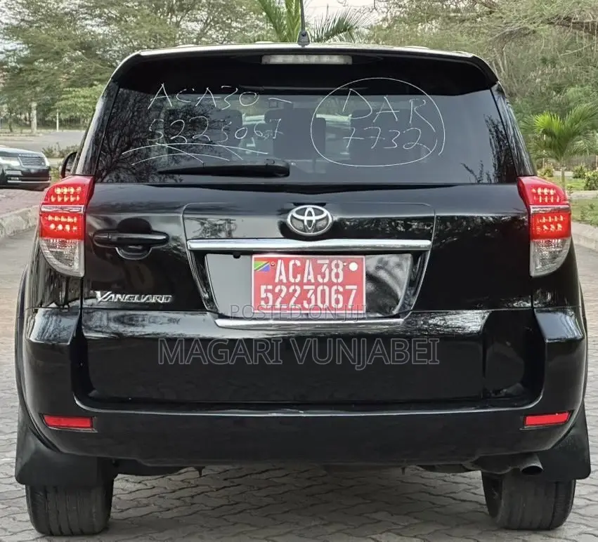Toyota Vanguard 2012 Black