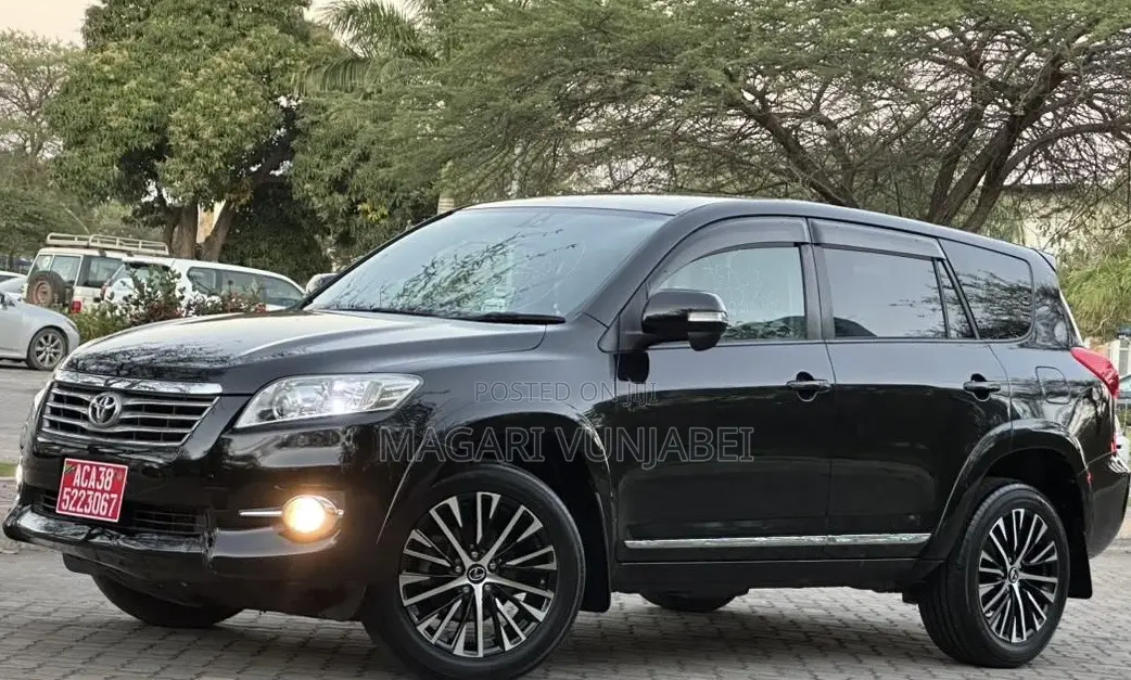 Toyota Vanguard 2012 Black
