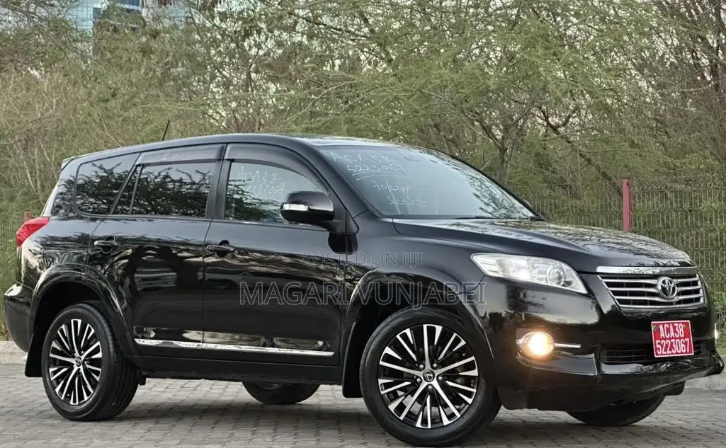 Toyota Vanguard 2012 Black