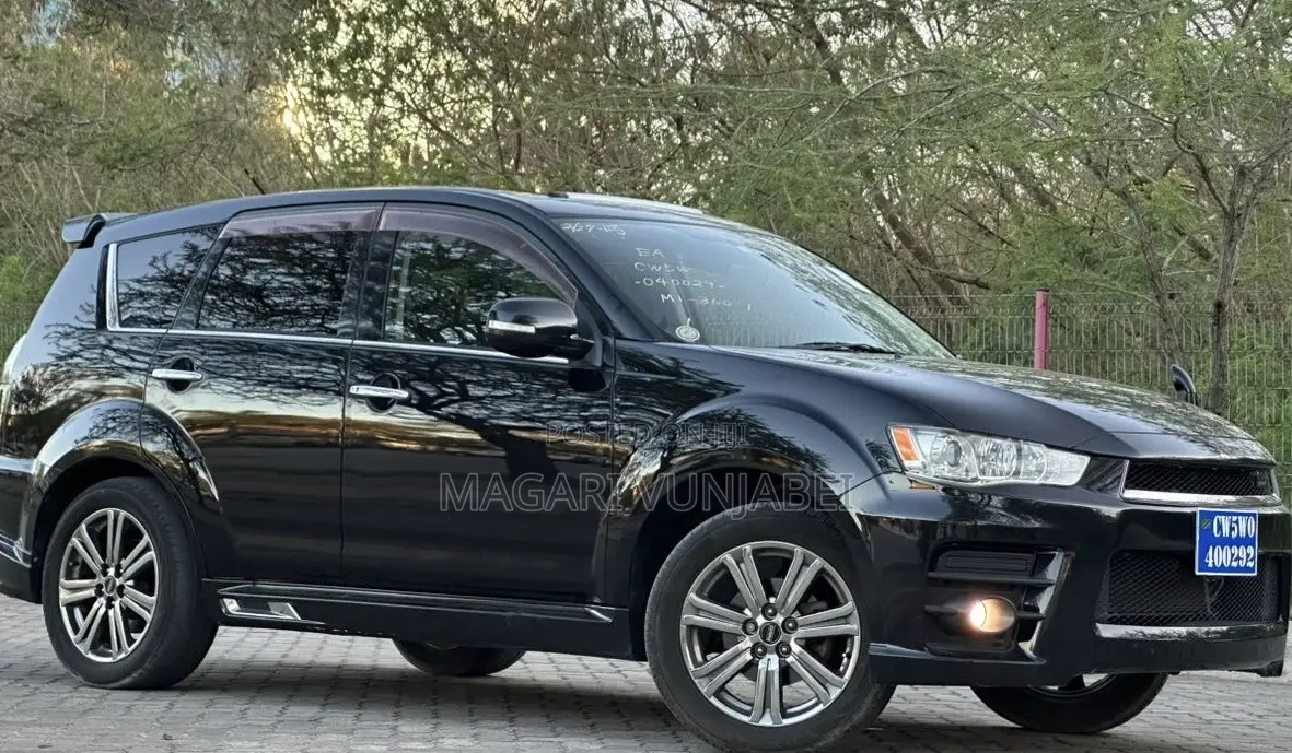 Mitsubishi Outlander 2012 Black