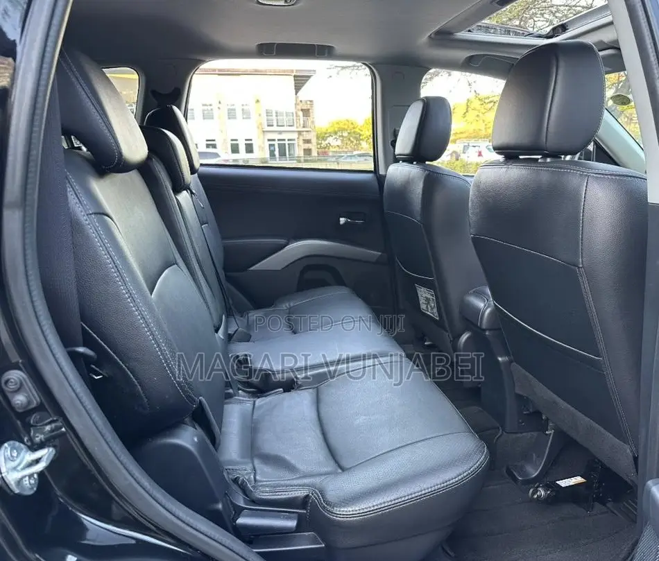 Mitsubishi Outlander 2012 Black