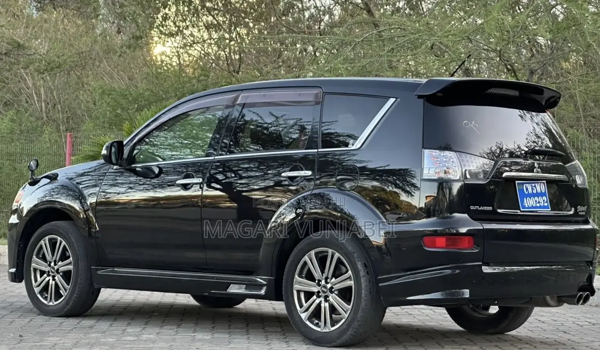 Mitsubishi Outlander 2012 Black