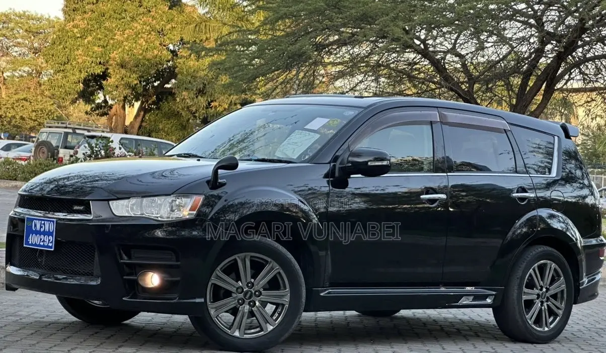 Mitsubishi Outlander 2012 Black