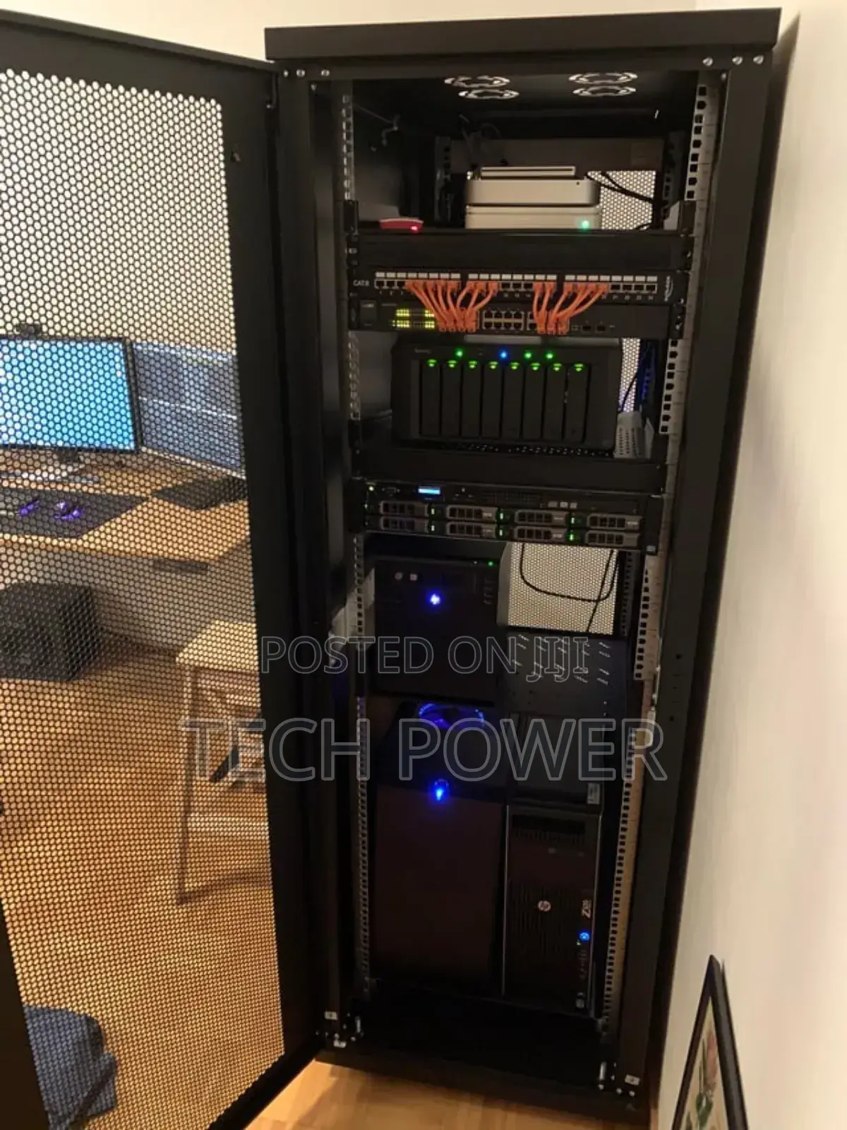 U27 Server Network Cabinet