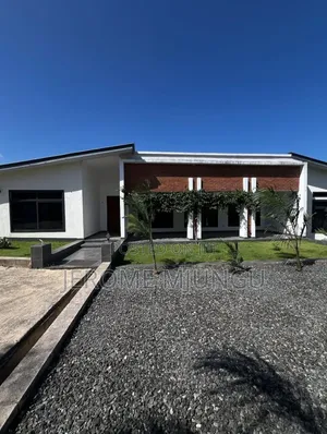 3bdrm House in Goba for sale
