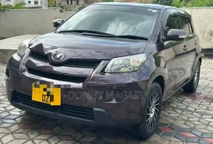 Toyota IST 2010 Maroon
