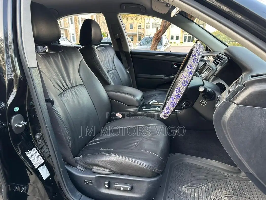 Toyota Crown 2006 Black