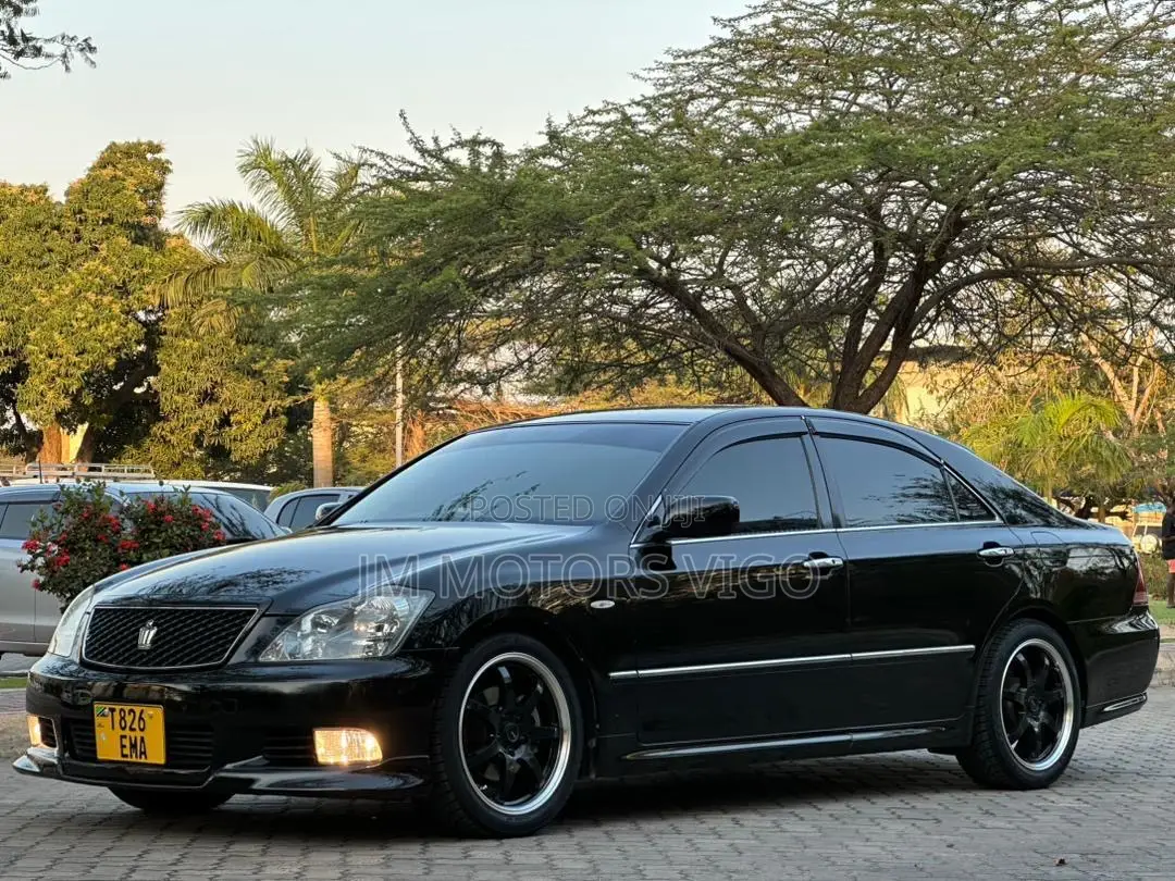 Toyota Crown 2006 Black