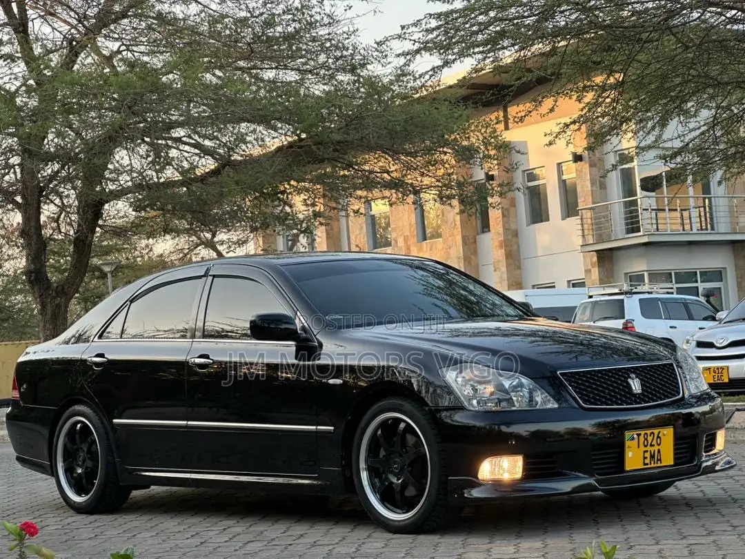 Toyota Crown 2006 Black