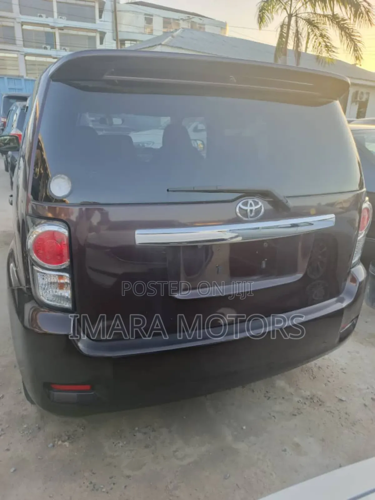 Toyota Corolla Rumion 2010 Maroon