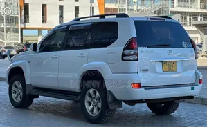 Toyota Land Cruiser Prado 2005 White