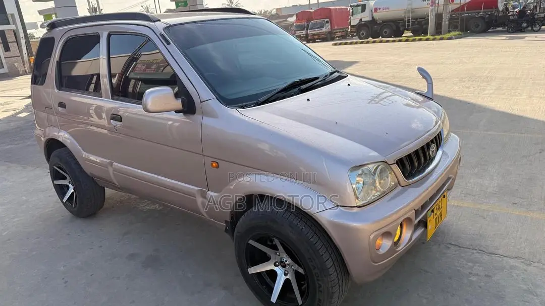 Toyota Cami 2006 Pink