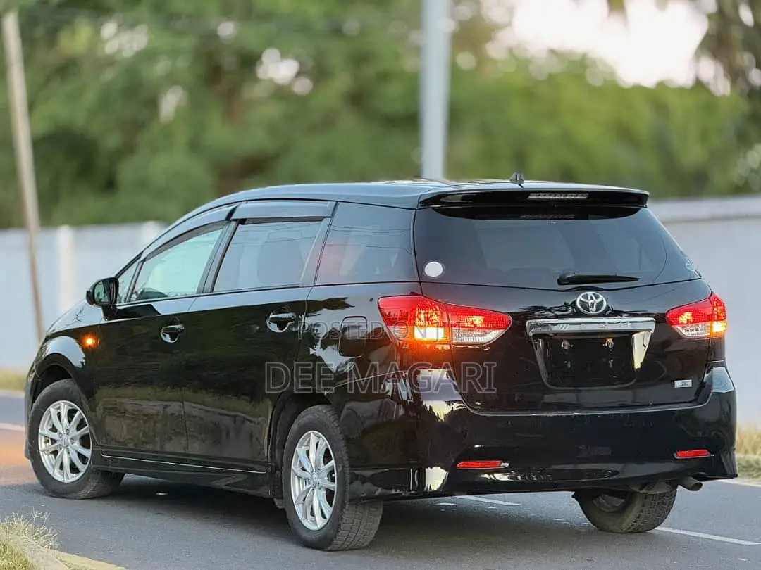 Toyota Wish 2018 Black