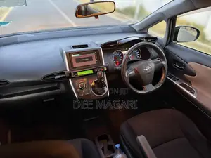 Toyota Wish 2018 Black