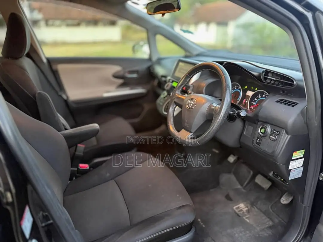 Toyota Wish 2018 Black