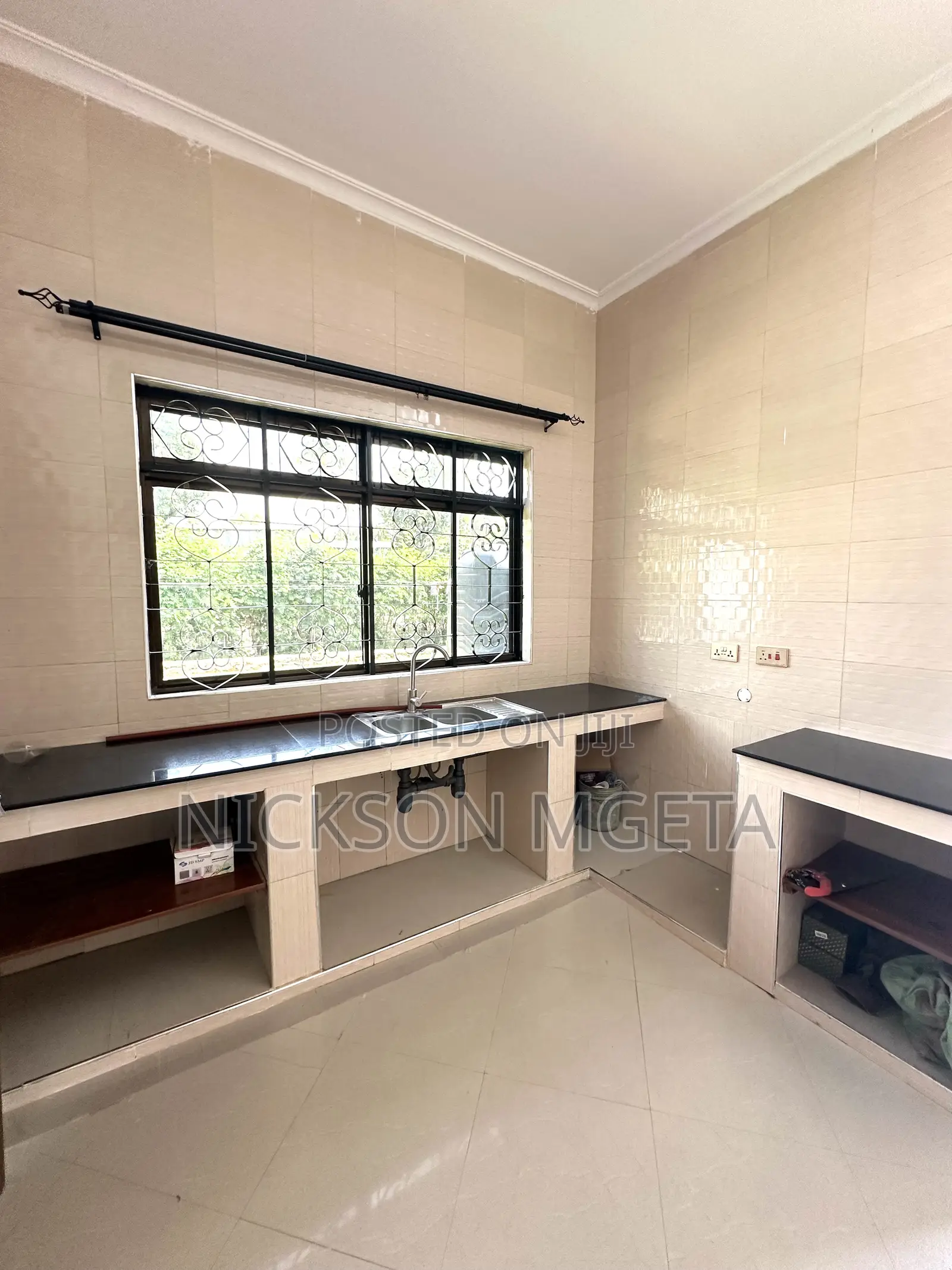 3bdrm Apartment in Dalali Nick Mwanza for rent