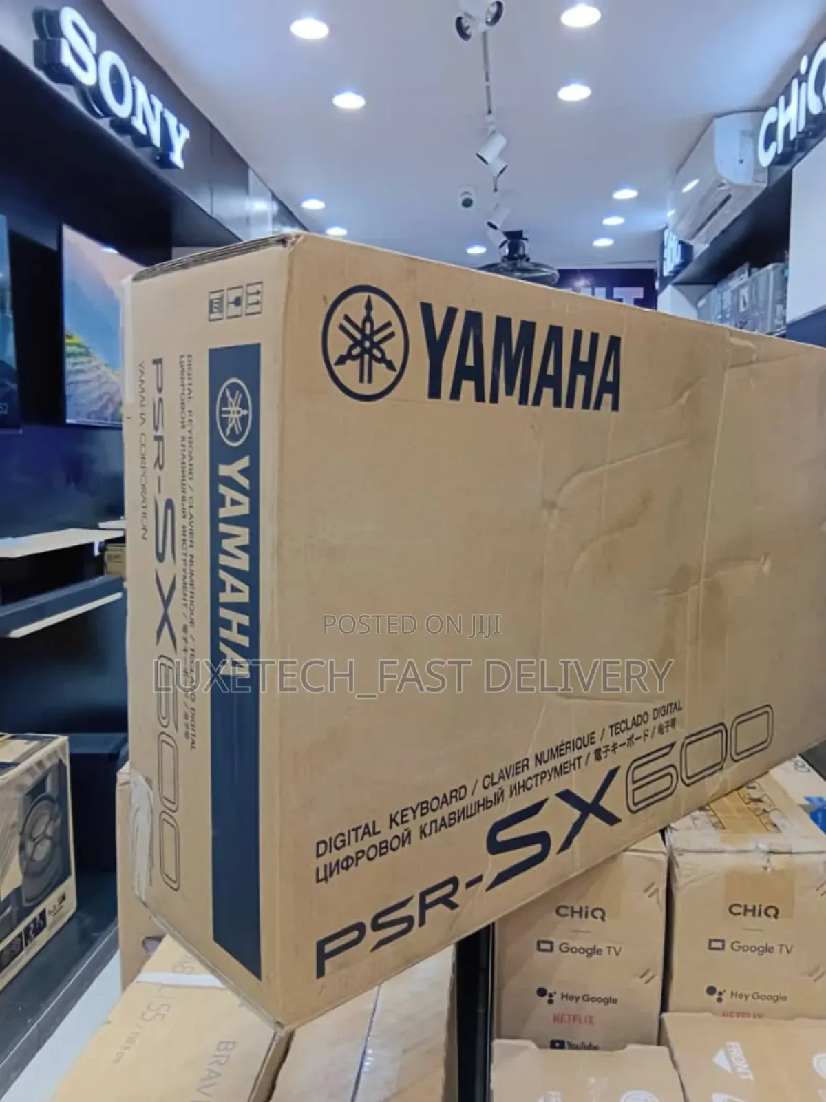 Yamaha PSR-Sx600, a 61-Key Arranger Workstation Keyboard