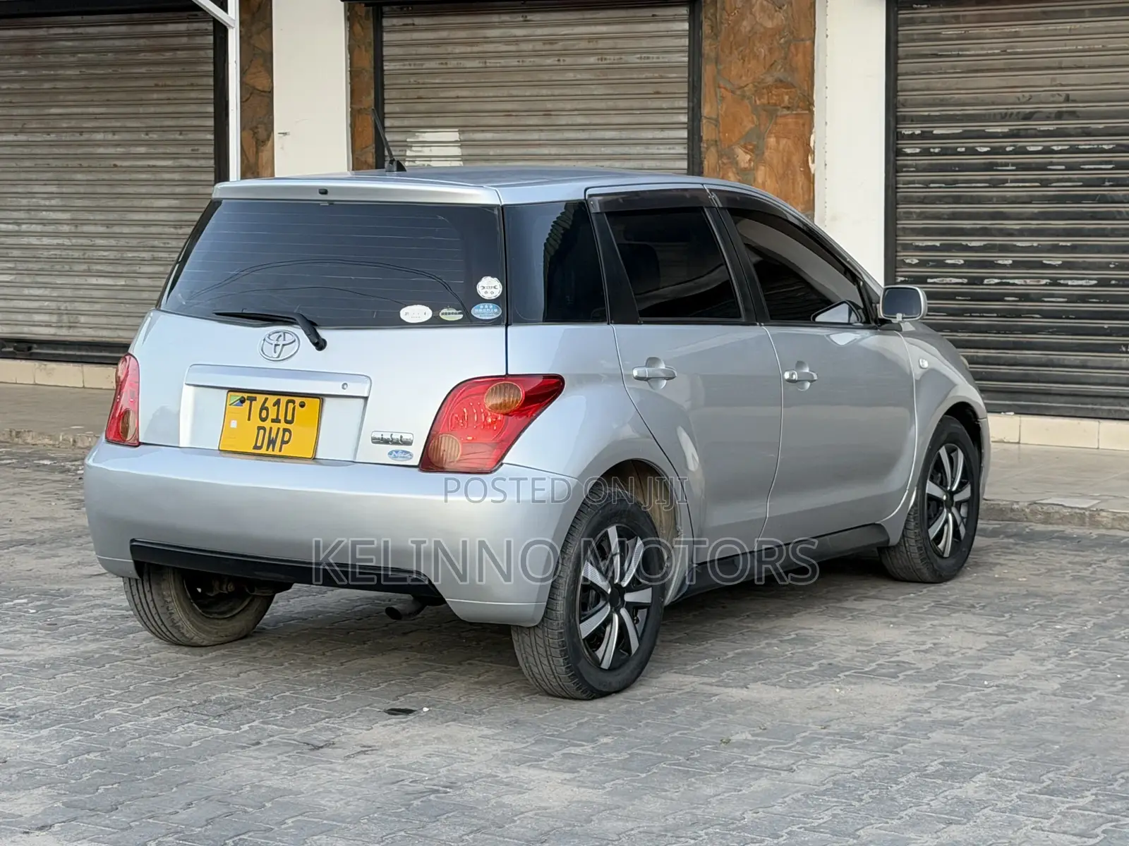 Toyota IST 2004 Silver