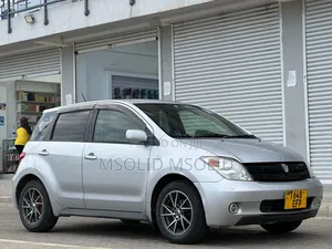 Toyota IST 2003 Silver