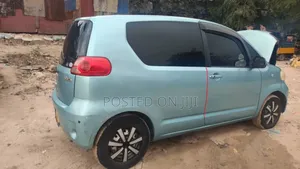 Toyota Porte 2005 Blue