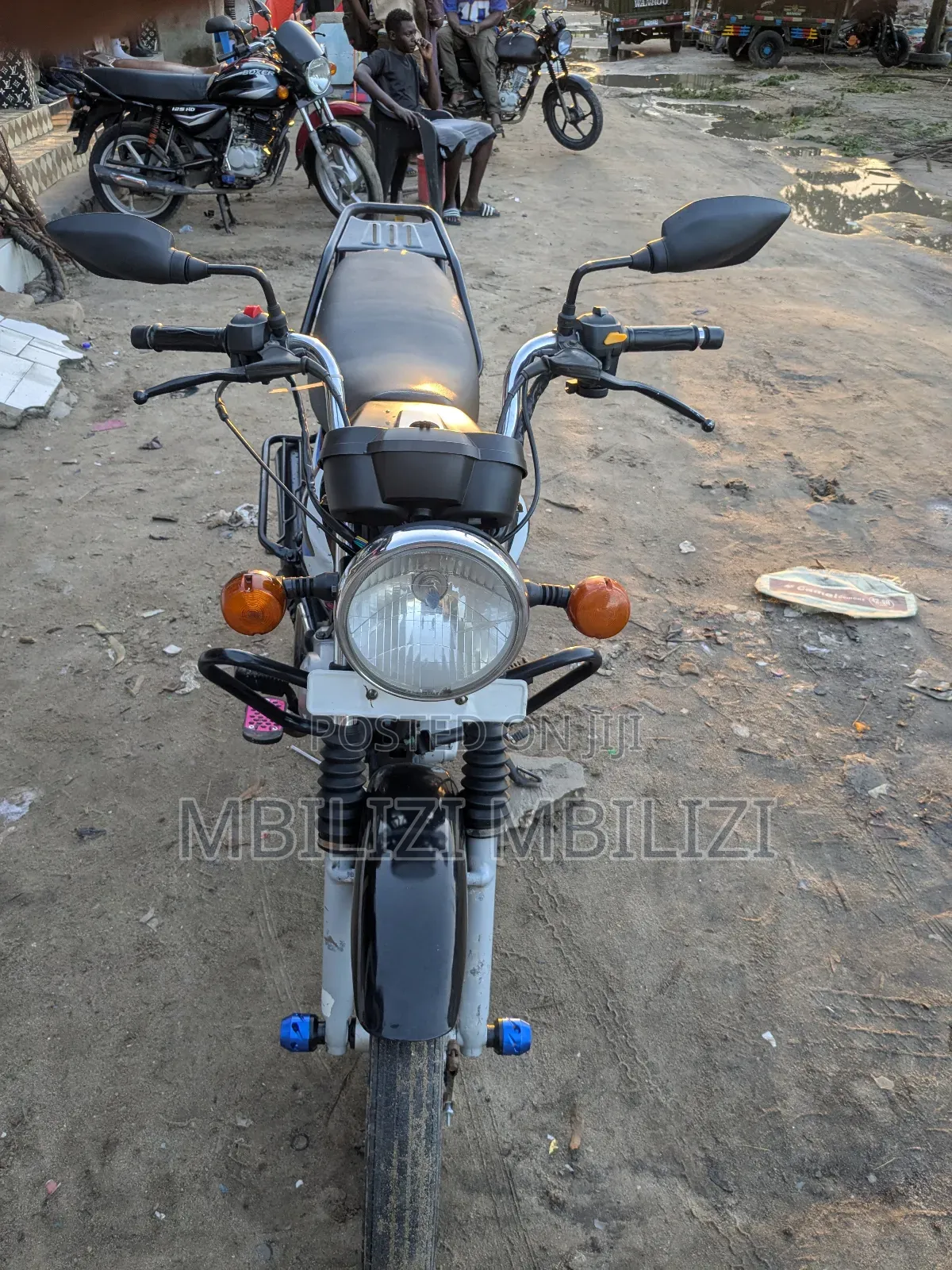 TVS HLX 125 2024 Black