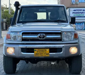 Toyota Land Cruiser 2013 White