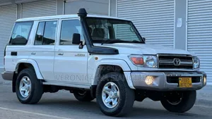 Toyota Land Cruiser 2013 White