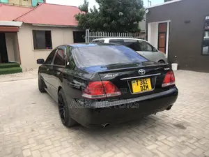 Toyota Crown 2006 Black