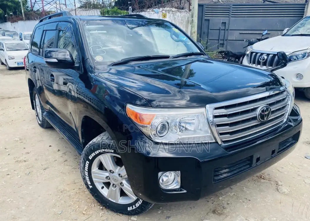 Toyota Land Cruiser 4.6 V8 AX 2014 Black