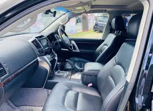 Toyota Land Cruiser 4.6 V8 AX 2014 Black