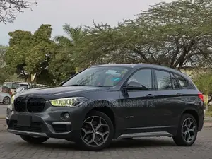 BMW X1 xDrive28i AWD 2016 Gray