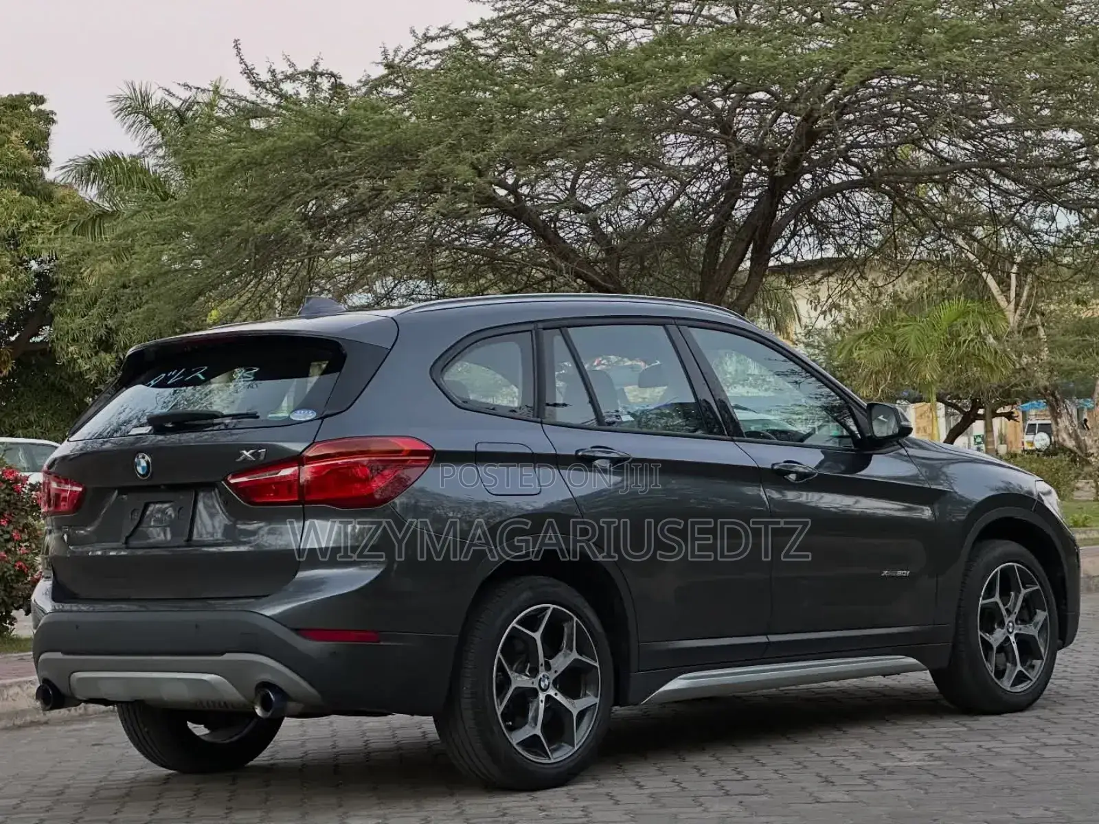BMW X1 xDrive28i AWD 2016 Gray